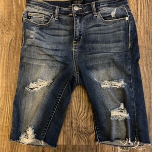 Judy Blue Distressed Blue Jeans with Raw Hem